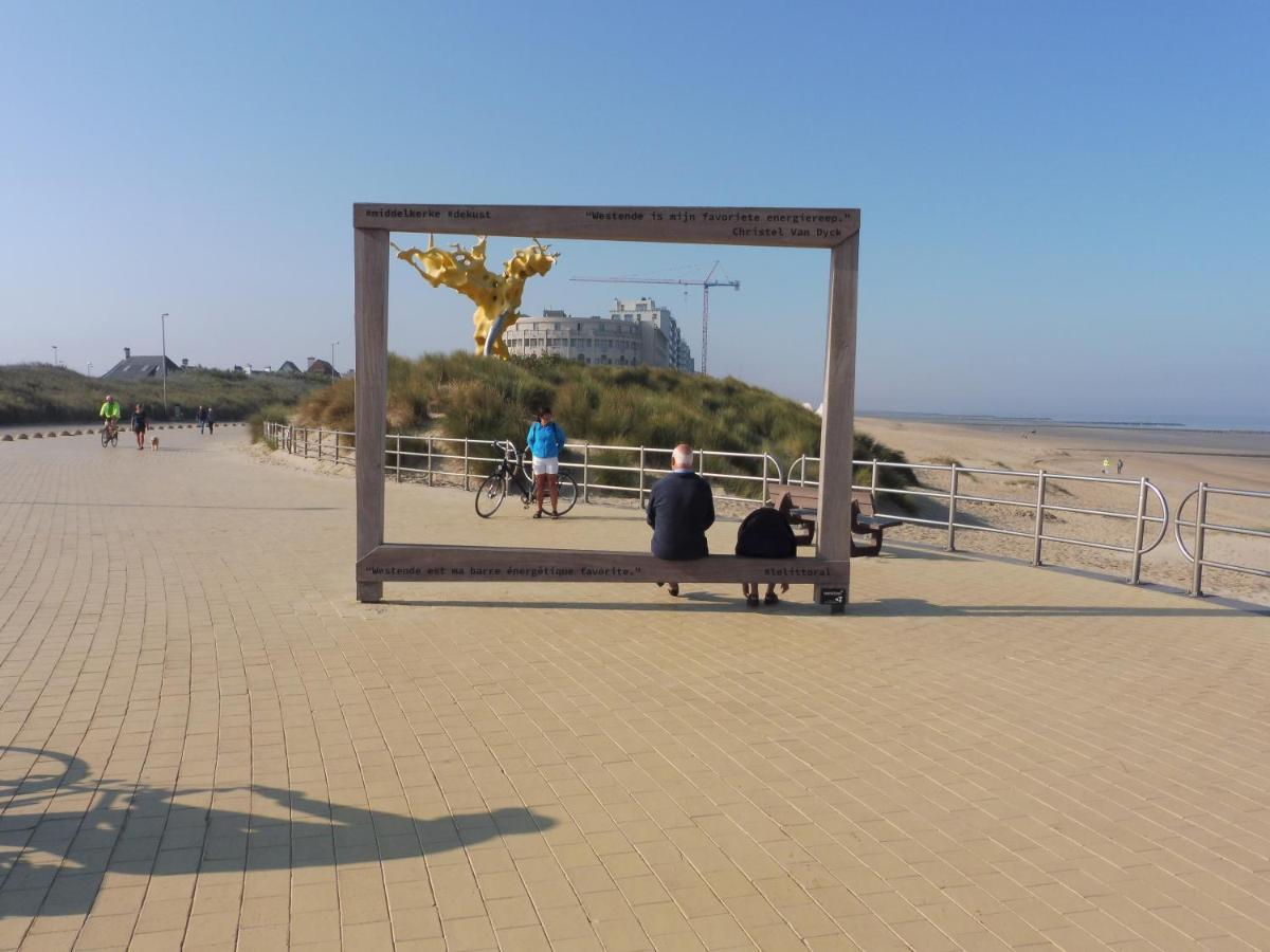 Studio On The Beach With Sea View Миделкерке Екстериор снимка