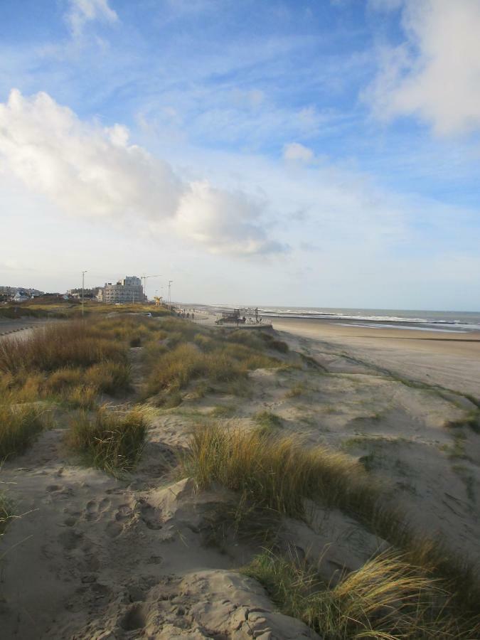 Studio On The Beach With Sea View Миделкерке Екстериор снимка