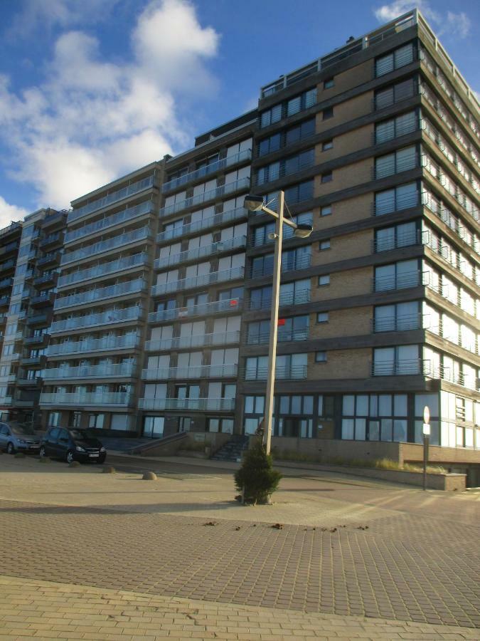 Studio On The Beach With Sea View Миделкерке Екстериор снимка