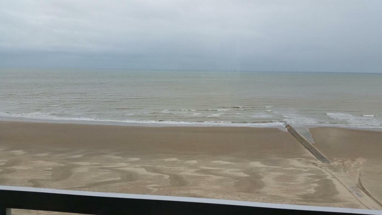 Studio On The Beach With Sea View Миделкерке Екстериор снимка